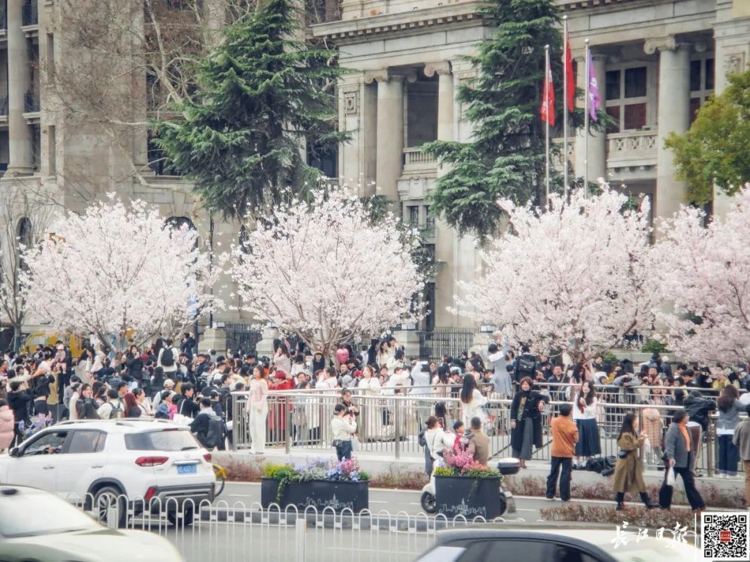 半夜12点还有好多人排队！武汉又一地爆红