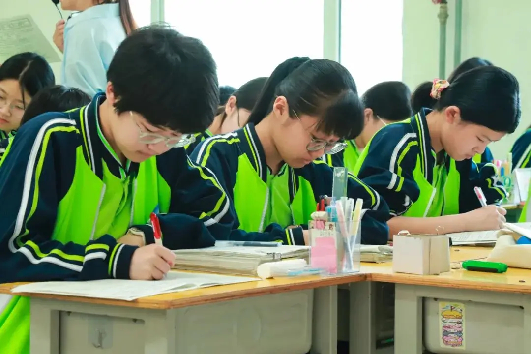 以笔为剑，奔赴盛夏｜致每一个全力以赴的初三少年